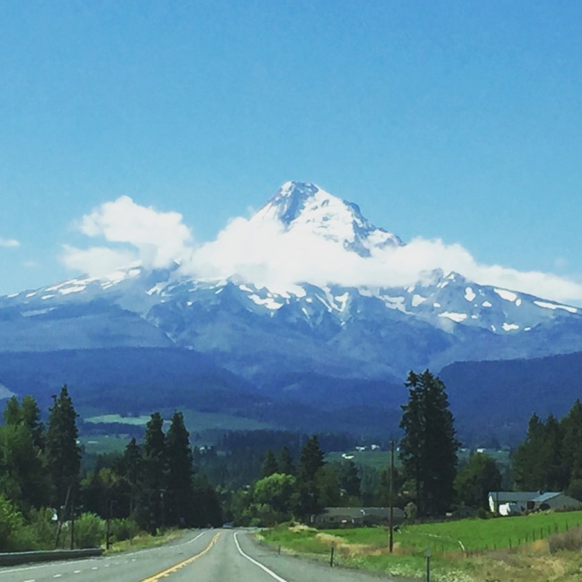 mount-hood-on-drive